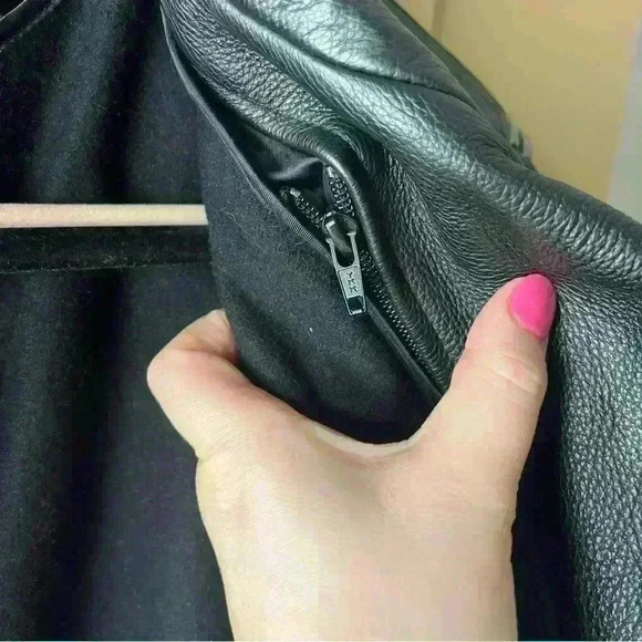 Harley Davidson Leather Jacket - Picture 7 of 13